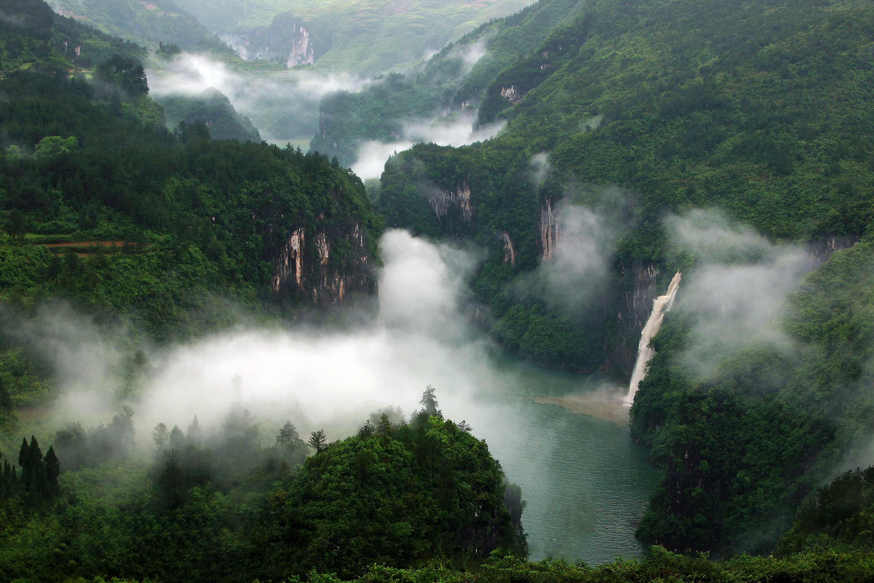 铜仁天生桥壮美景色。摄影 伍卫东（贵景网 ） (1).jpg